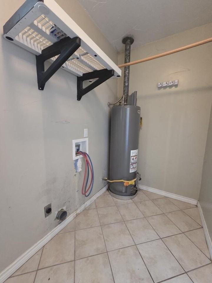 333 W Nimitz St - Photo 7 of 19