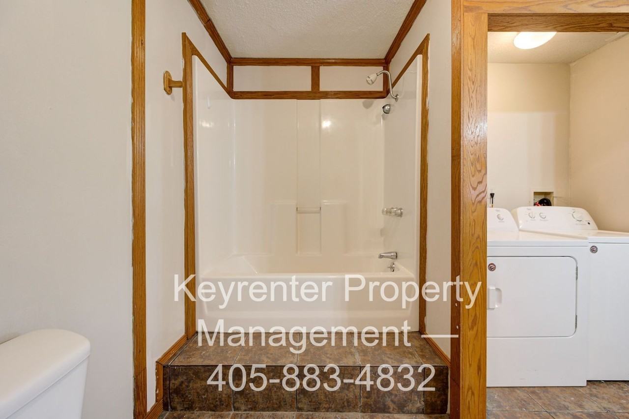 3607 Sw 12th St - Photo 7 of 29