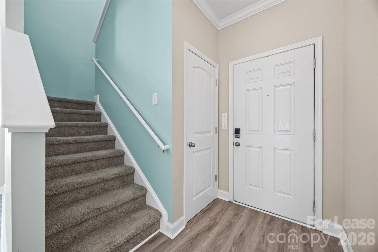 2090 Shady Pond Dr - Photo 5 of 39