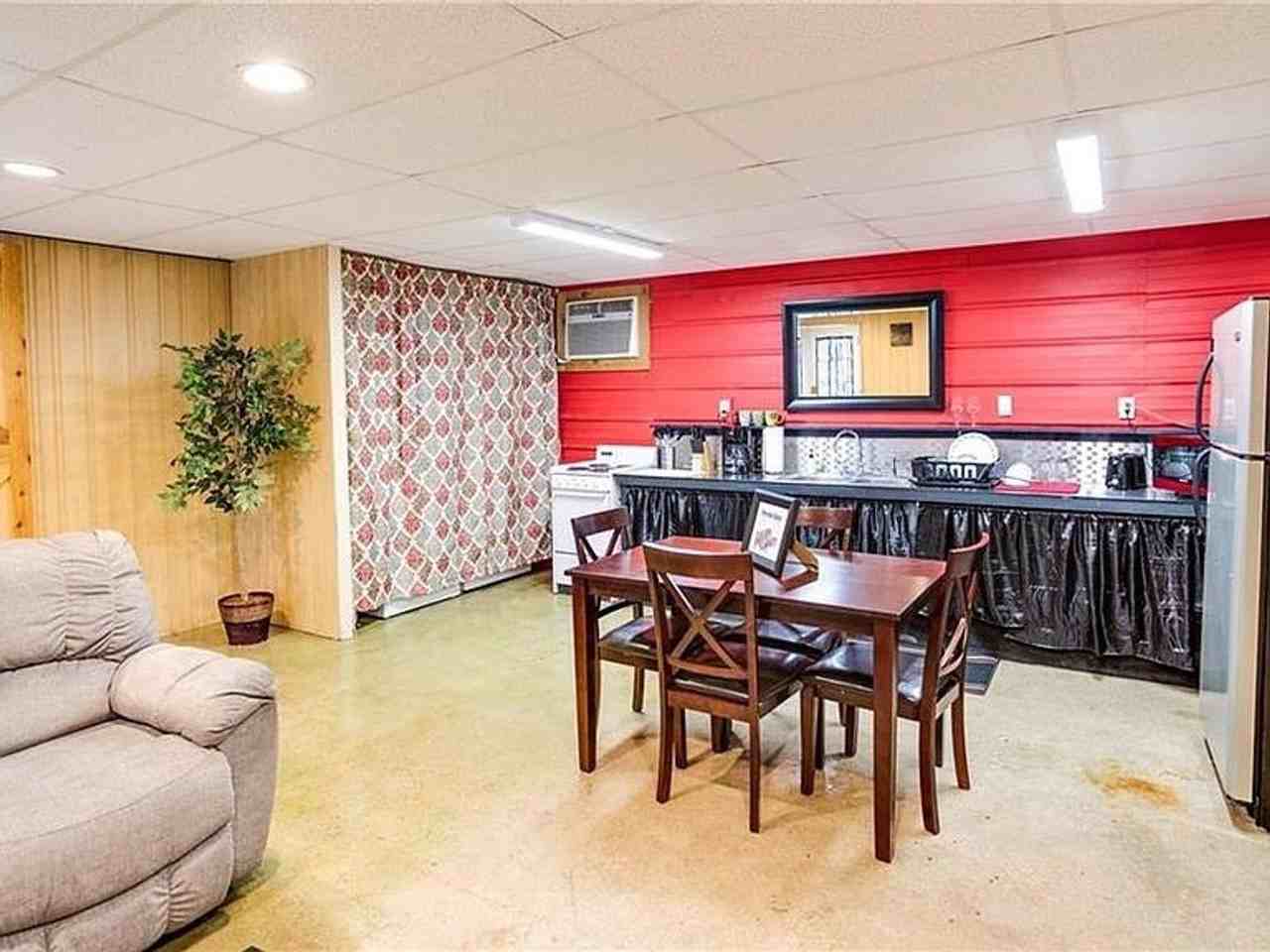 3609 Sw 12th St - Photo 3 of 12