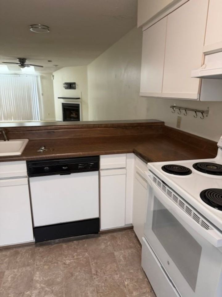 807 Seawinds Ln - Photo 5 of 9