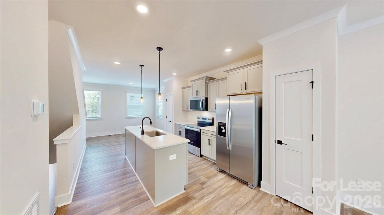 3640 Spencer St - Photo 2 of 28