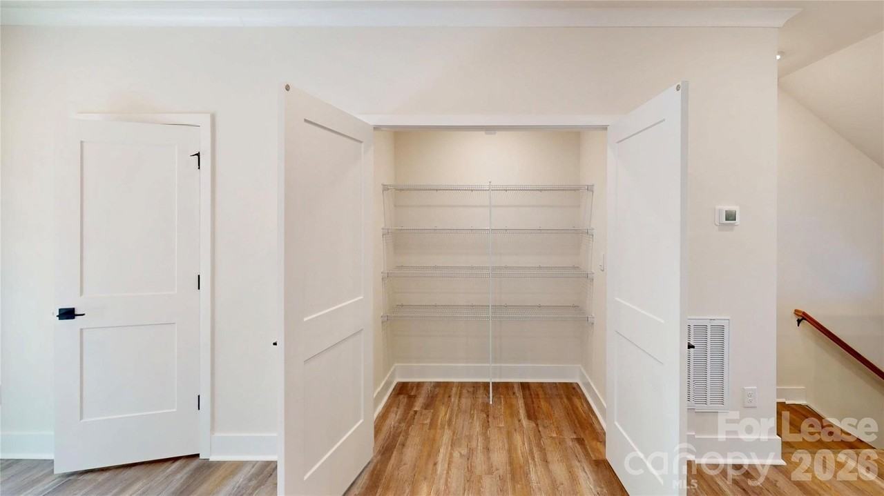 3640 Spencer St - Photo 7 of 28