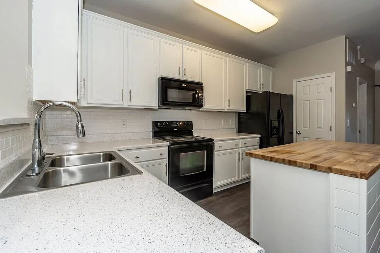 546 Elm Ave - Photo 4 of 20
