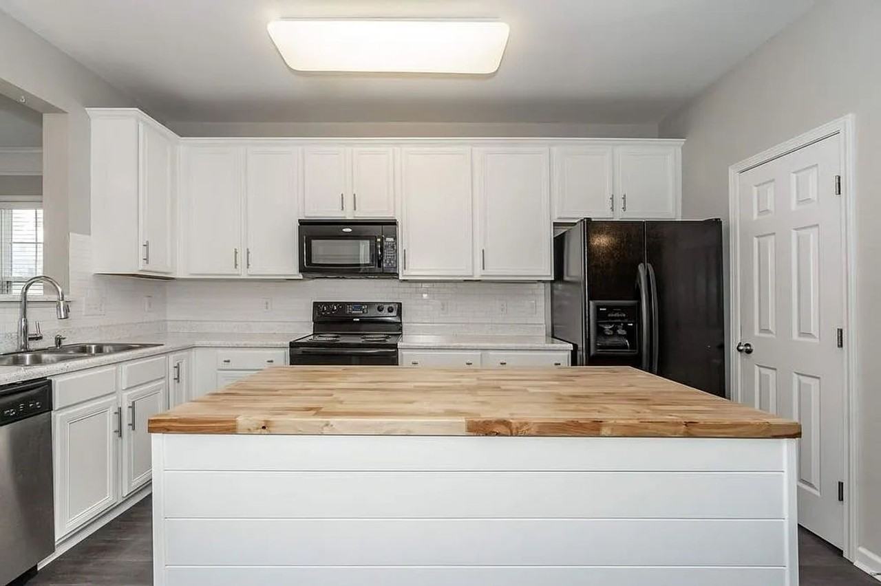 546 Elm Ave - Photo 5 of 20