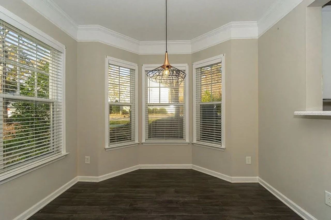 546 Elm Ave - Photo 6 of 20