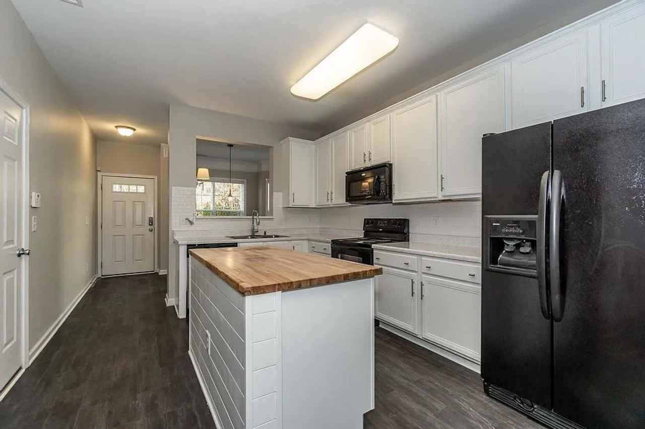 546 Elm Ave - Photo 7 of 20