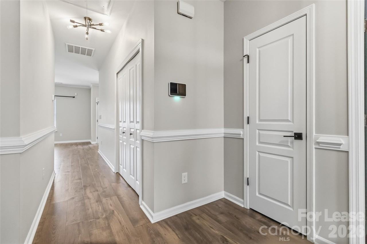 8710 Arrowhead Place Ln - Photo 6 of 26