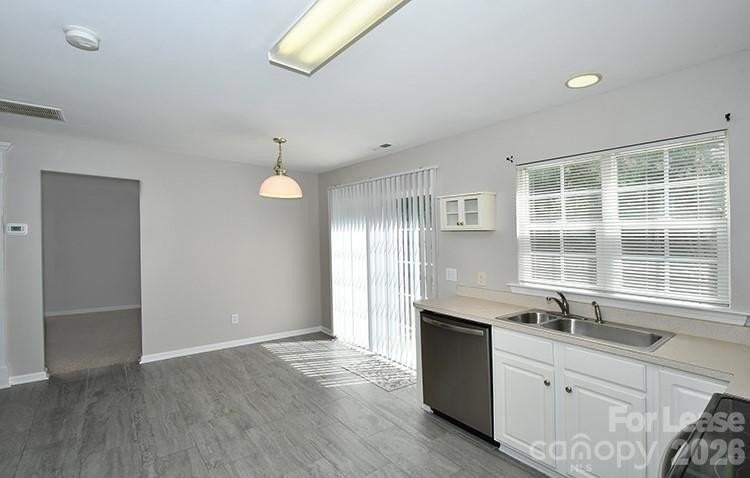 8715 Challenger Dr - Photo 3 of 22