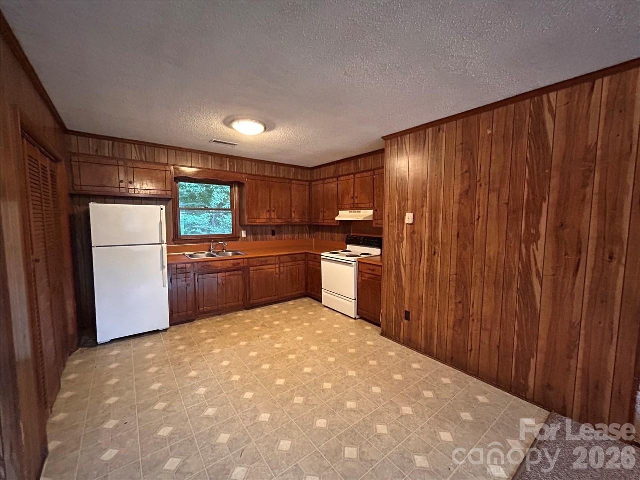 179 Sunny Hill Dr - Photo 4 of 7