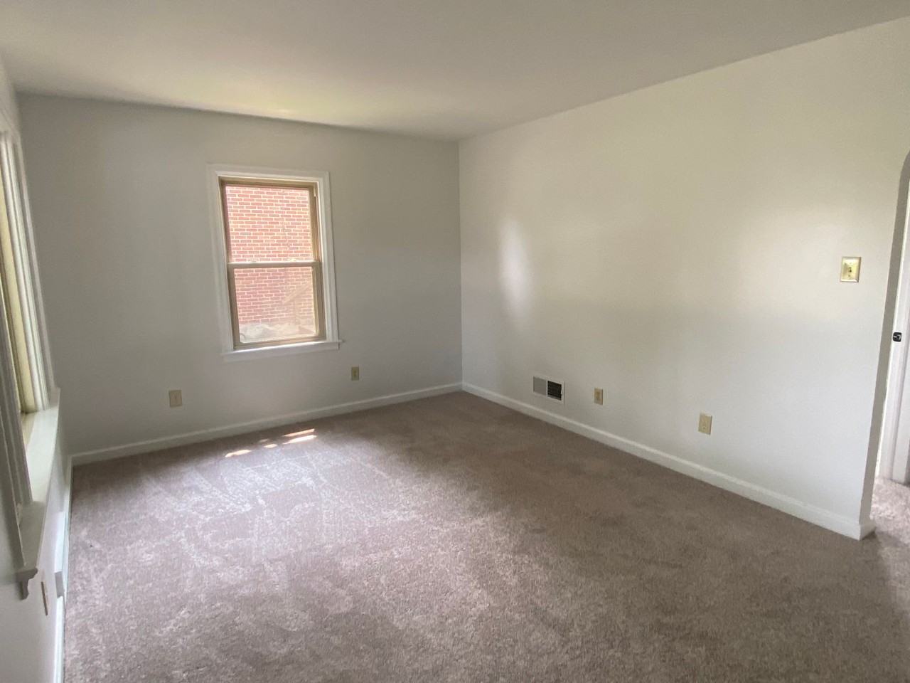 302 Pinehurst Rd - Photo 2 of 10