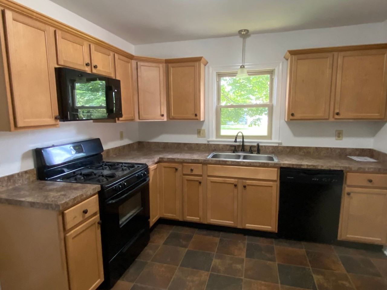 302 Pinehurst Rd - Photo 4 of 10
