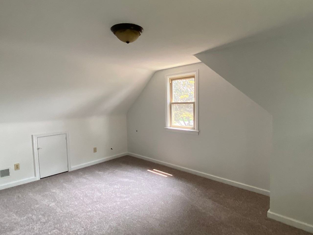 302 Pinehurst Rd - Photo 7 of 10