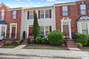 featured image of 11022 Garden Oaks Ln