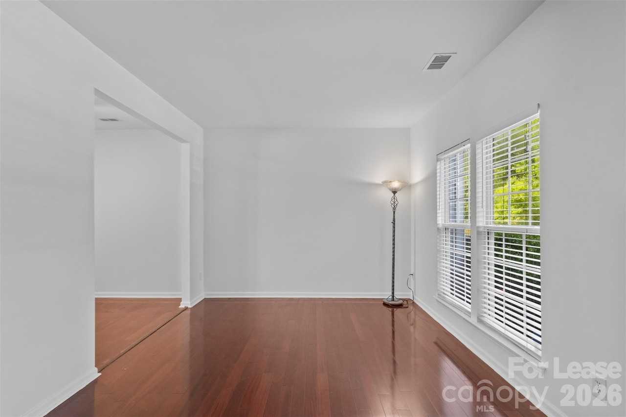 11022 Garden Oaks Ln - Photo 2 of 24