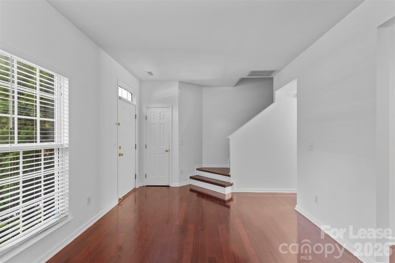 11022 Garden Oaks Ln - Photo 4 of 24
