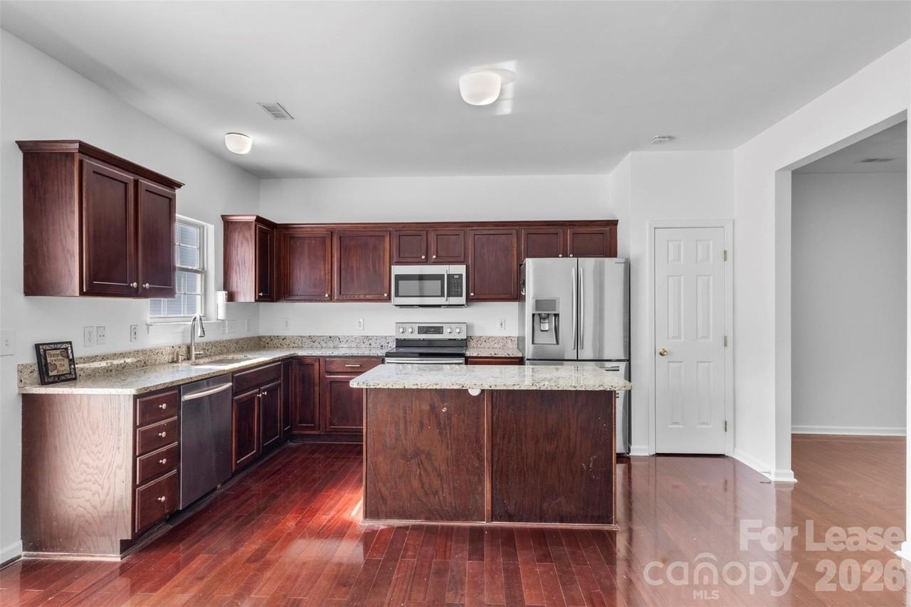 11022 Garden Oaks Ln - Photo 6 of 24
