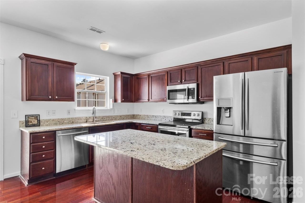 11022 Garden Oaks Ln - Photo 7 of 24