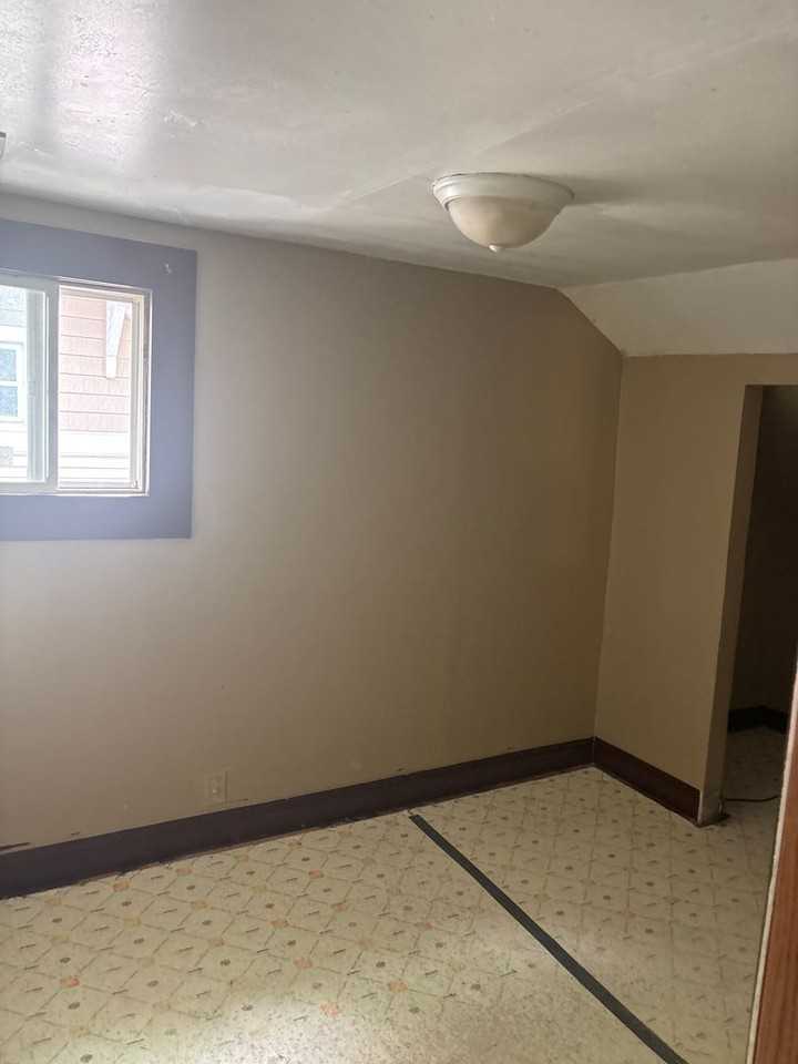 376 Rockport Rd - Photo 3 of 17