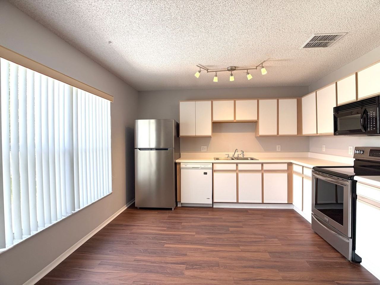 287 Walleye Dr - Photo 3 of 43