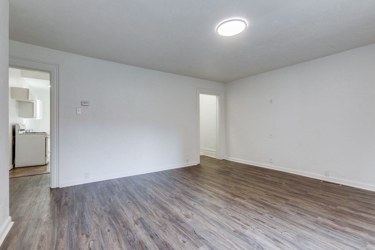 819 Proctor Way - Photo 4 of 22