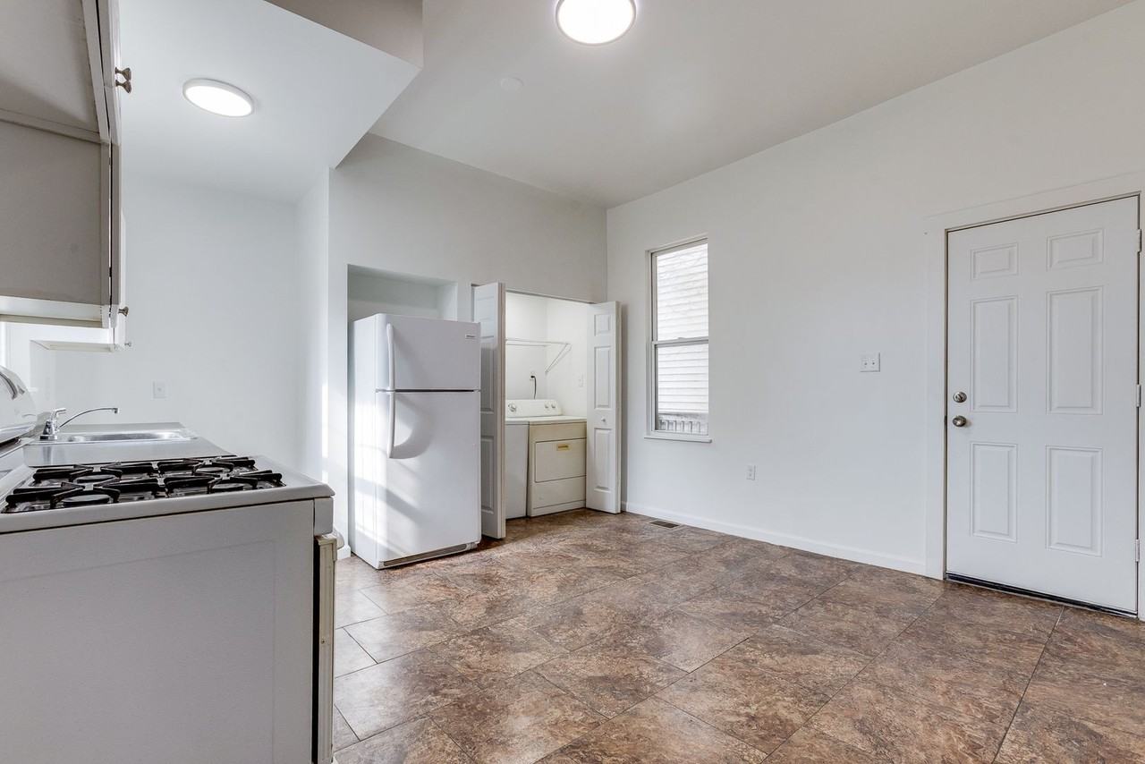 819 Proctor Way - Photo 5 of 22