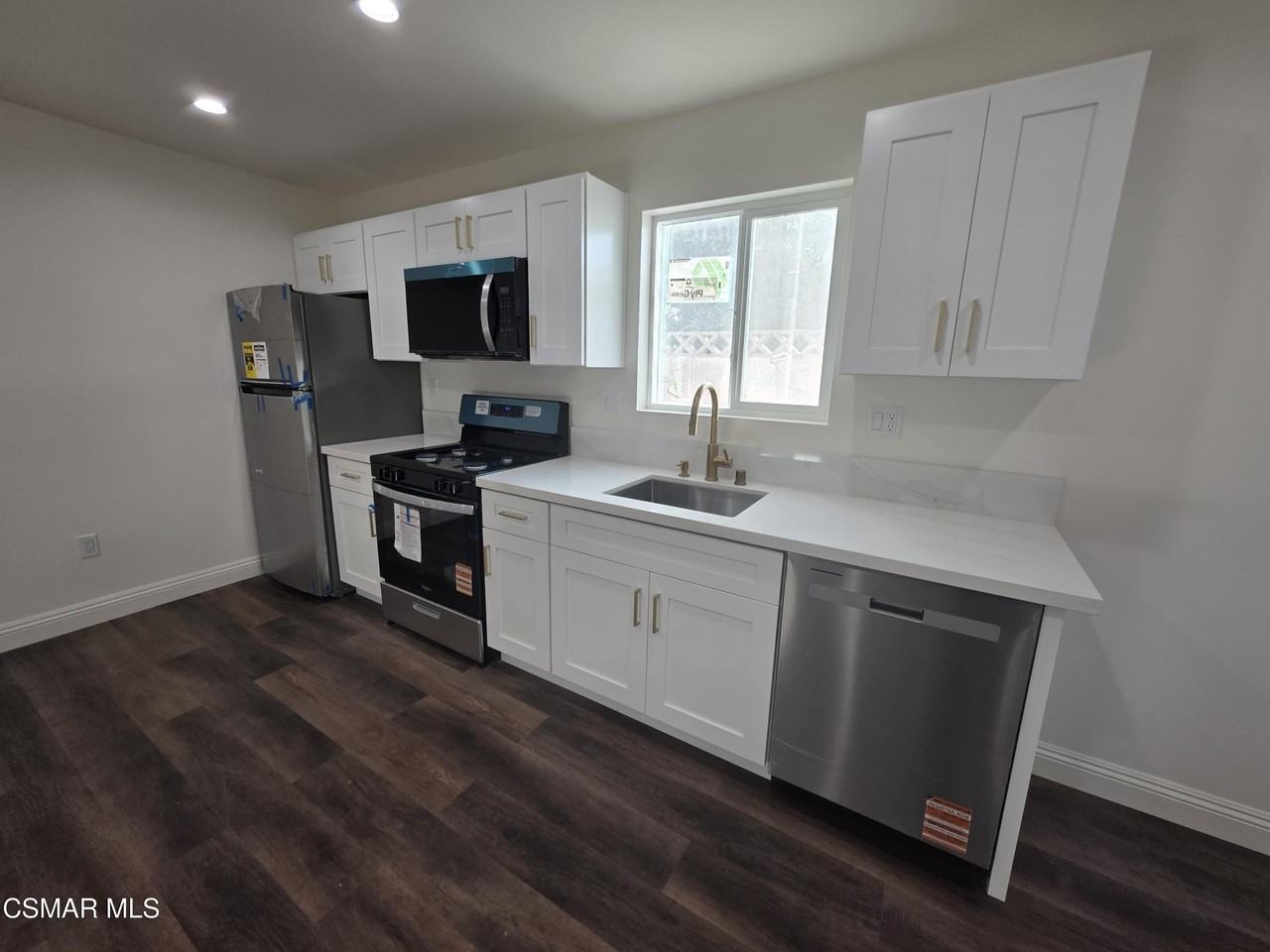 22158 Eccles St - Photo 3 of 14