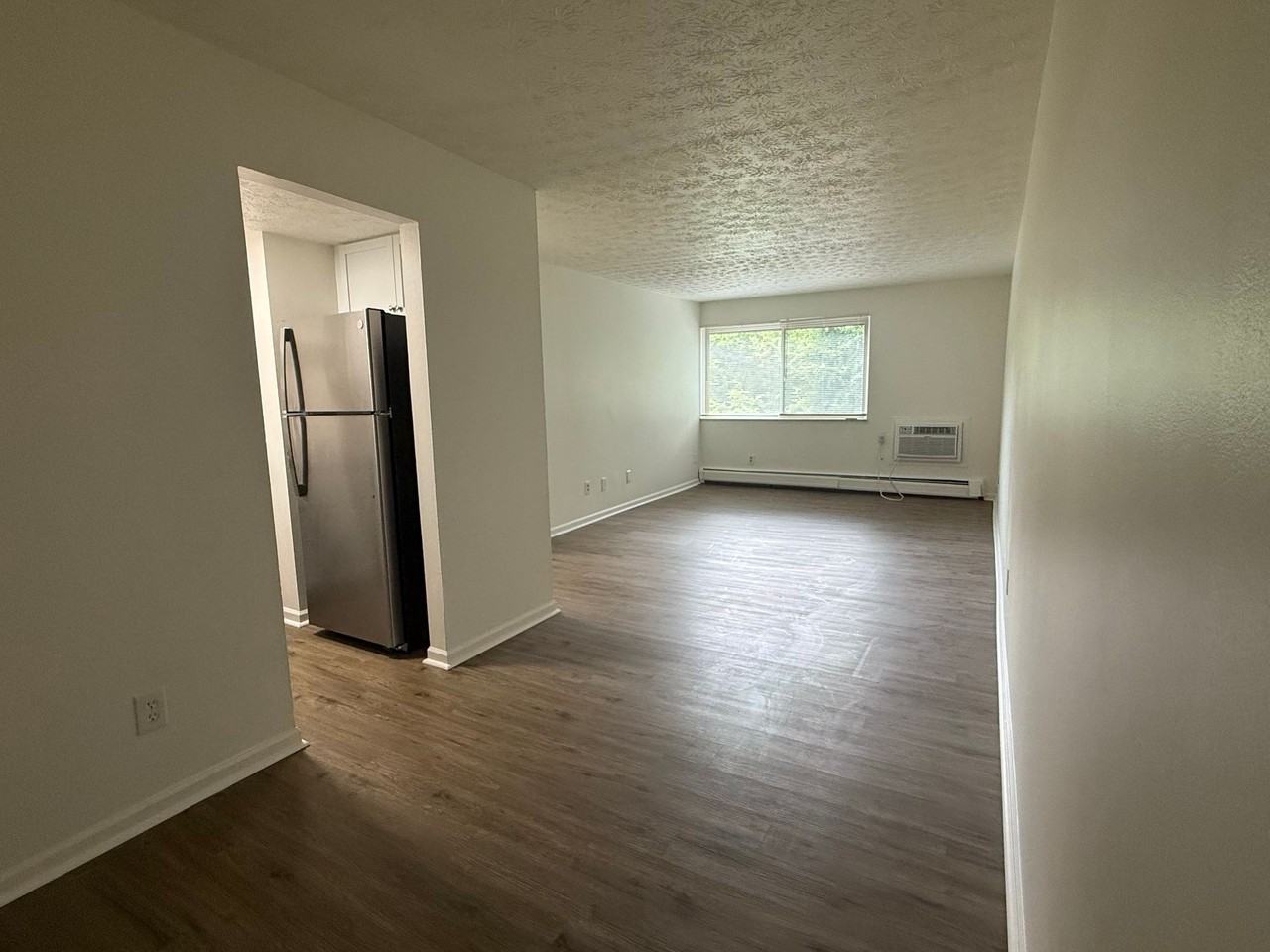 Two-Bedroom Apartments Available at Echo Pointe - Photo 3 of 13