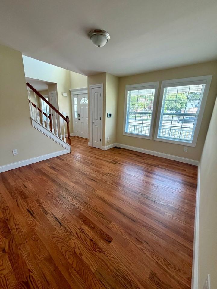 497 Carnation Dr - Photo 3 of 19