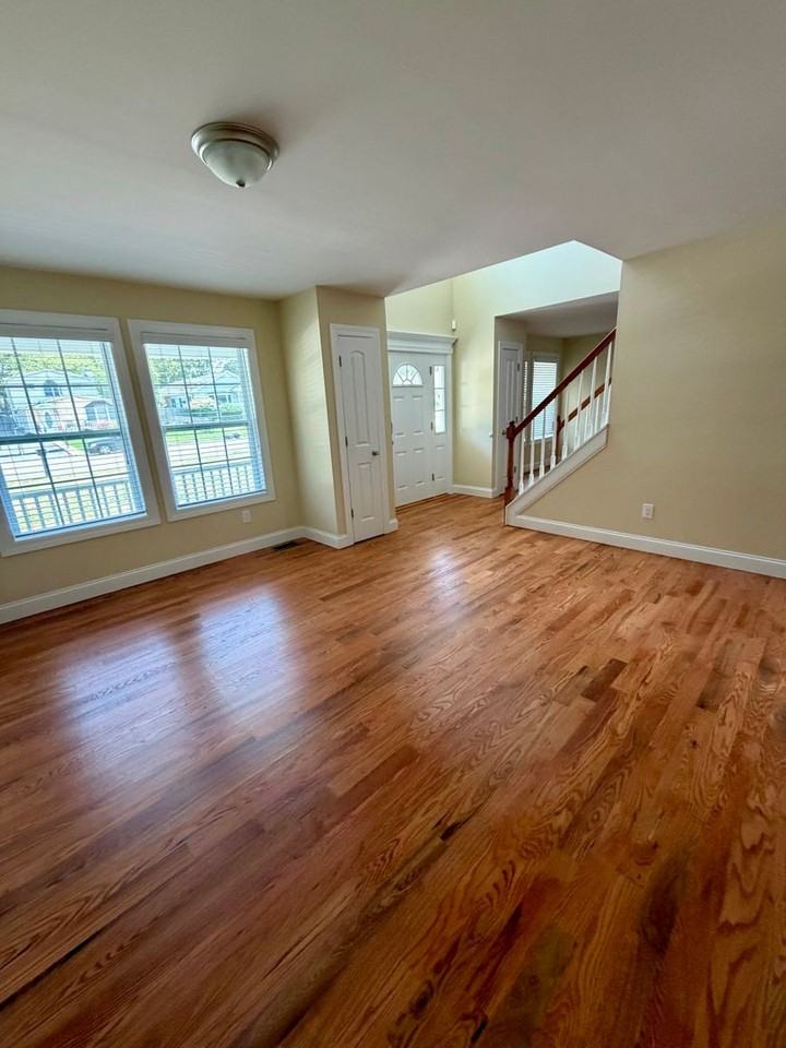 497 Carnation Dr - Photo 4 of 19