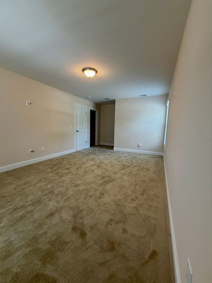 497 Carnation Dr - Photo 6 of 19