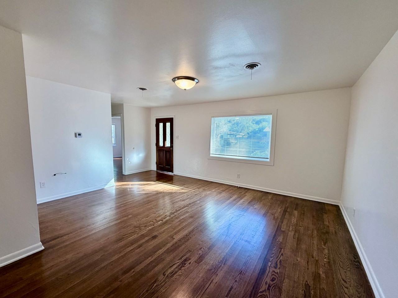 610 Stephen St - Photo 3 of 14