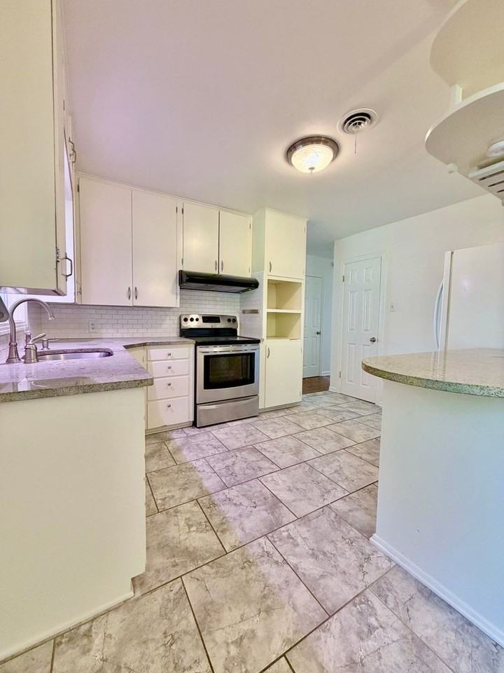 610 Stephen St - Photo 5 of 14