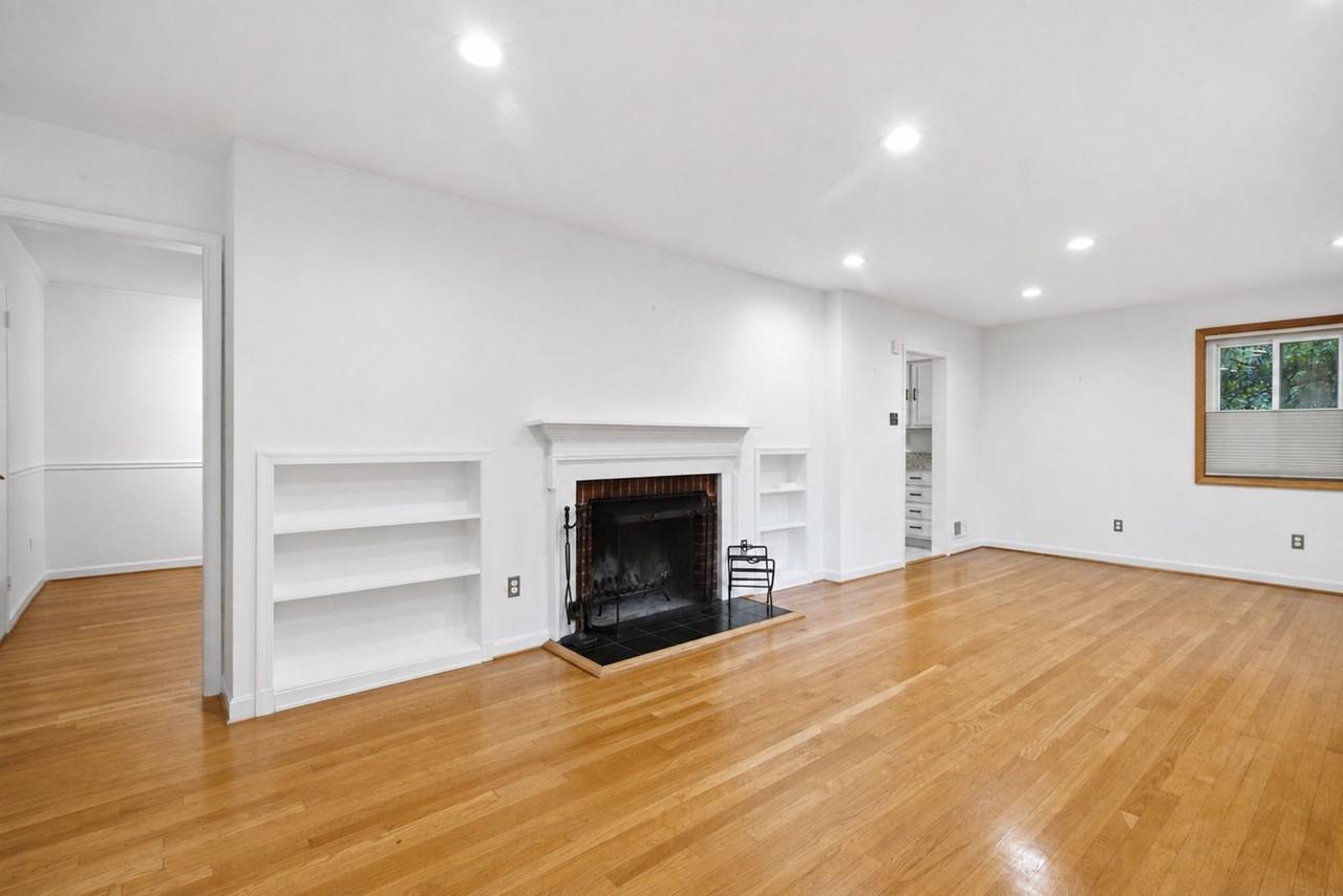 110 Devon Ct - Photo 4 of 41