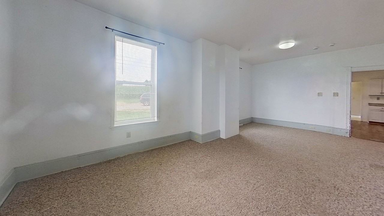 2801 Bridgeview Rd - Photo 4 of 12