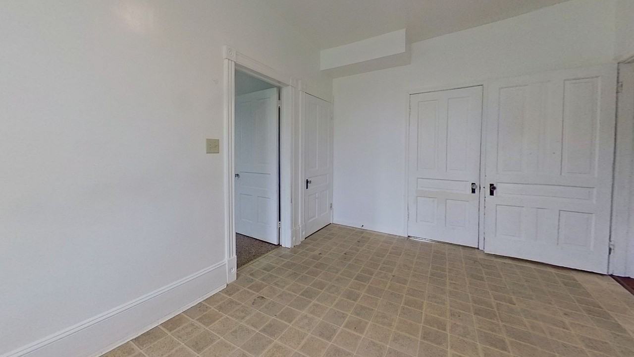 2801 Bridgeview Rd - Photo 5 of 12