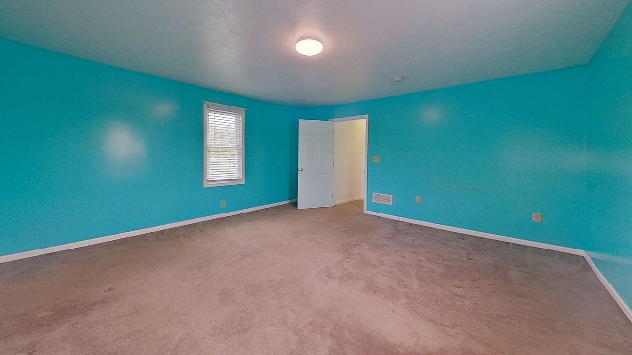 2801 Bridgeview Rd - Photo 7 of 12