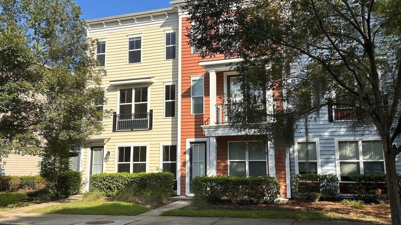 1592 Bluewater Way