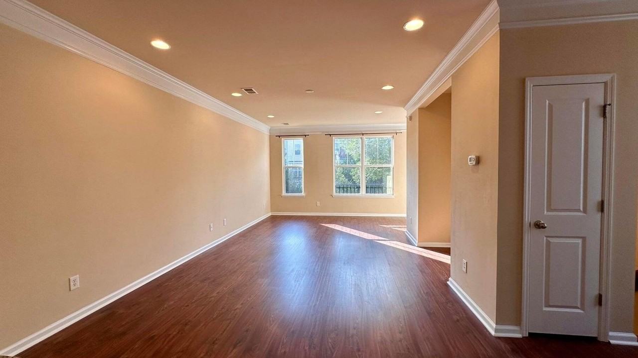 1592 Bluewater Way - Photo 4 of 29