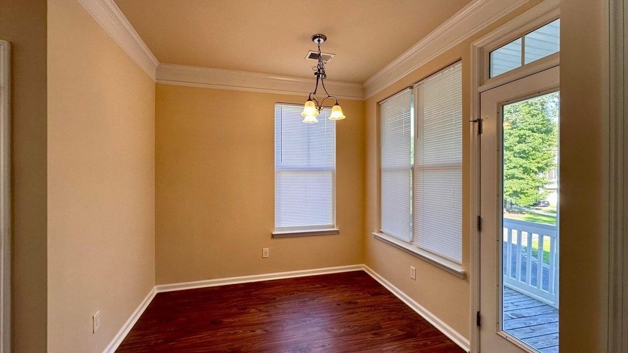 1592 Bluewater Way - Photo 6 of 29