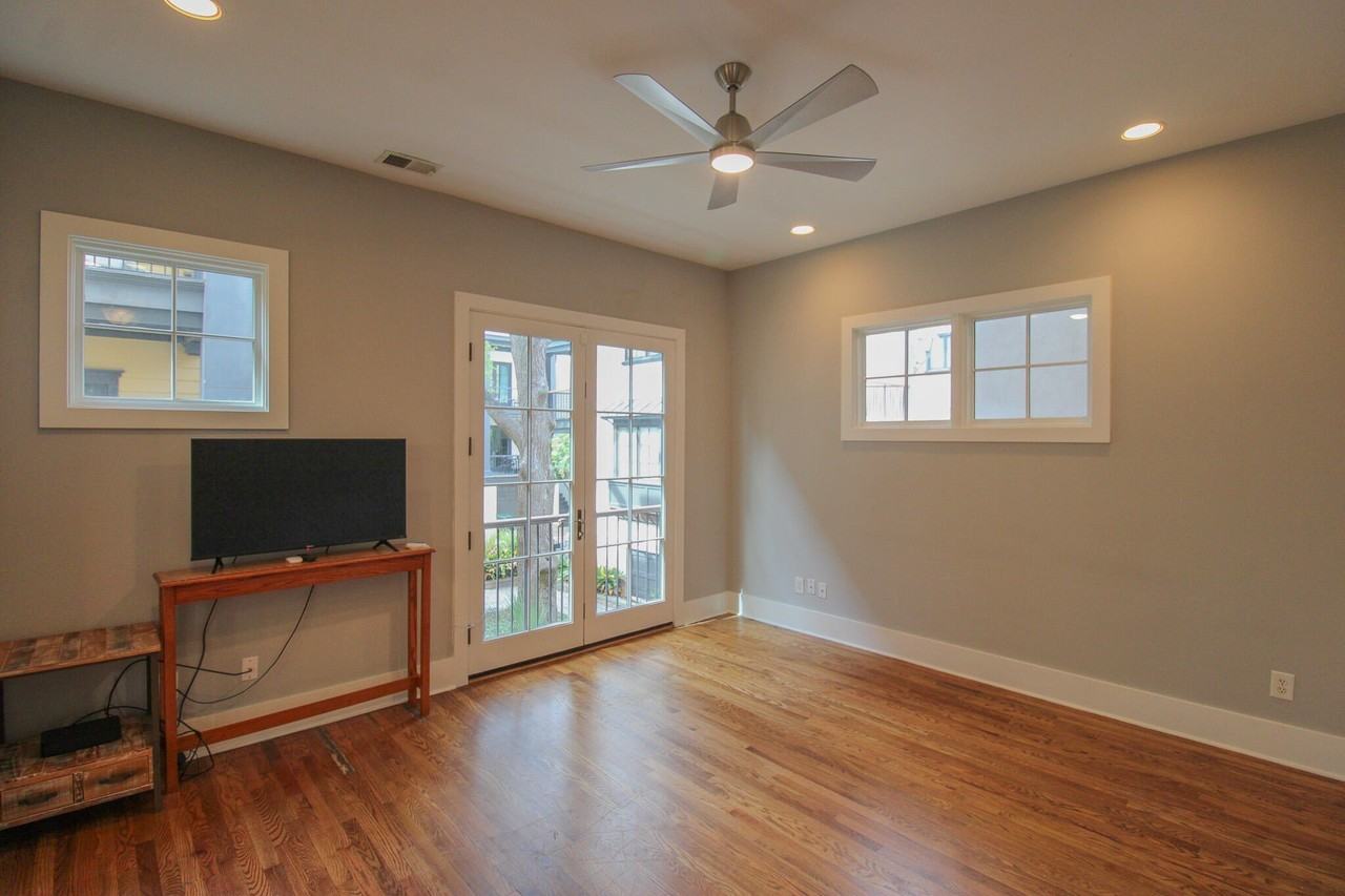 13 Corinne St - Photo 2 of 19