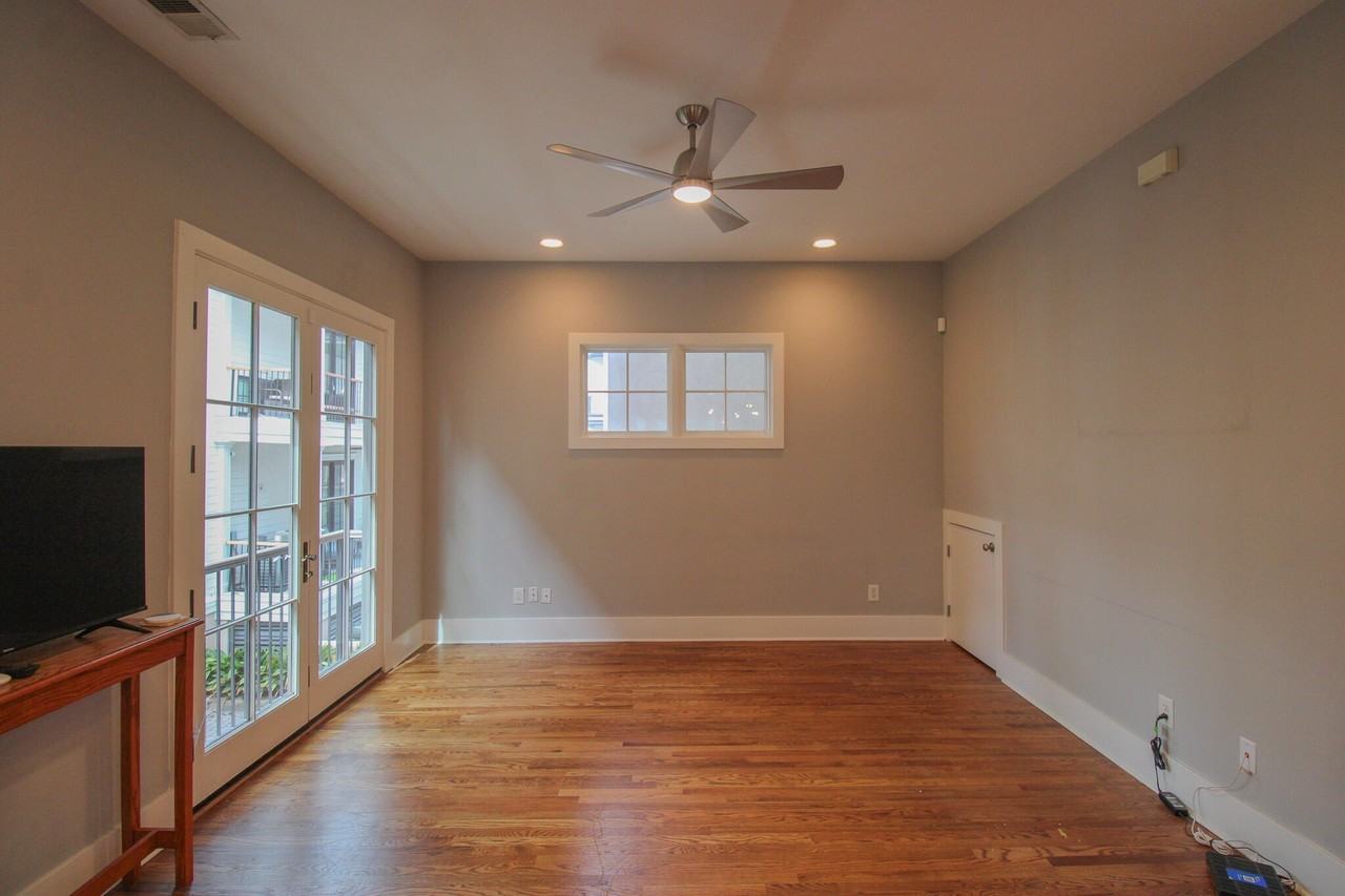 13 Corinne St - Photo 3 of 19