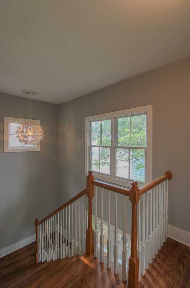 13 Corinne St - Photo 7 of 19