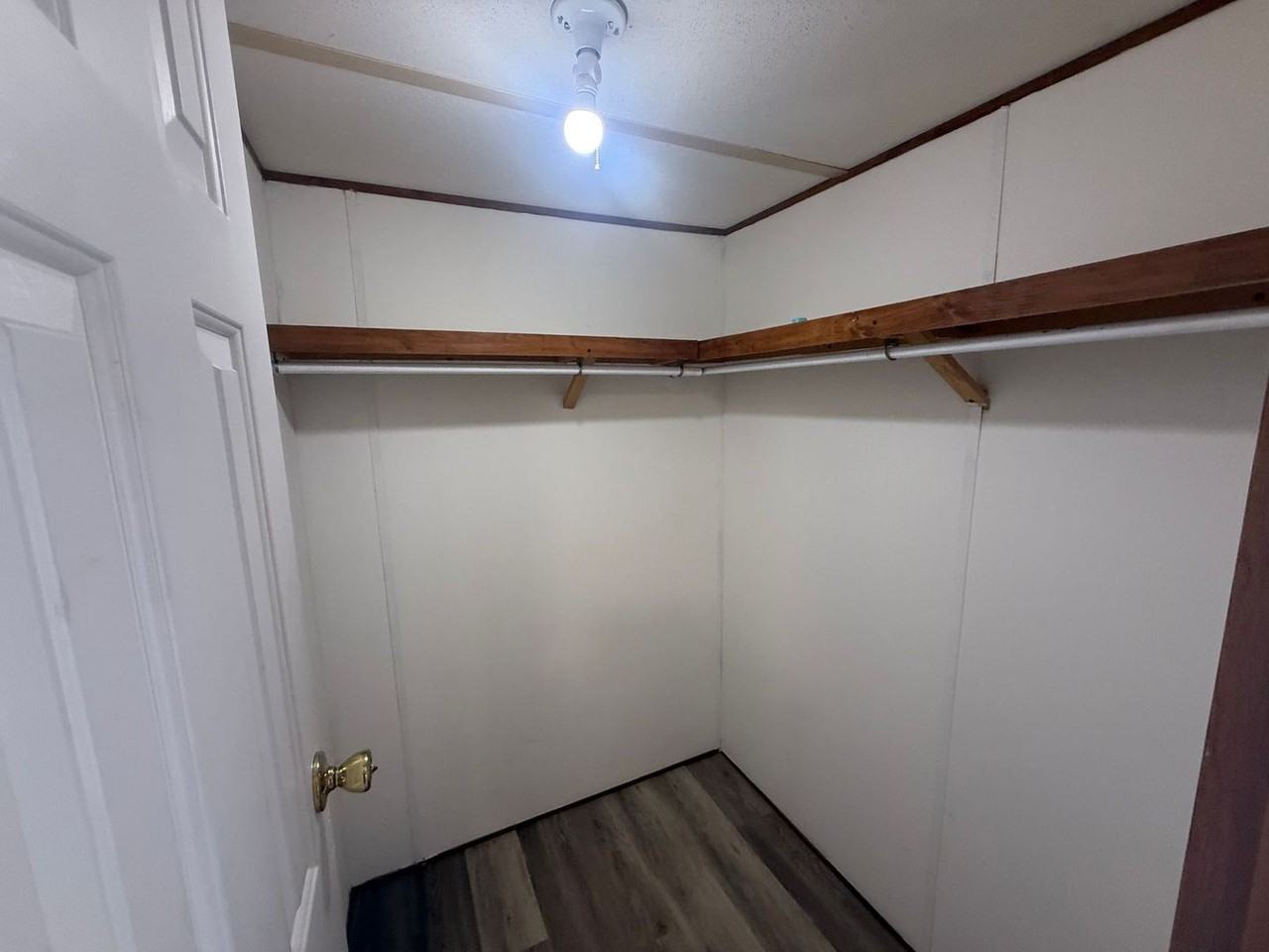 1028 Ruby St - Photo 7 of 14