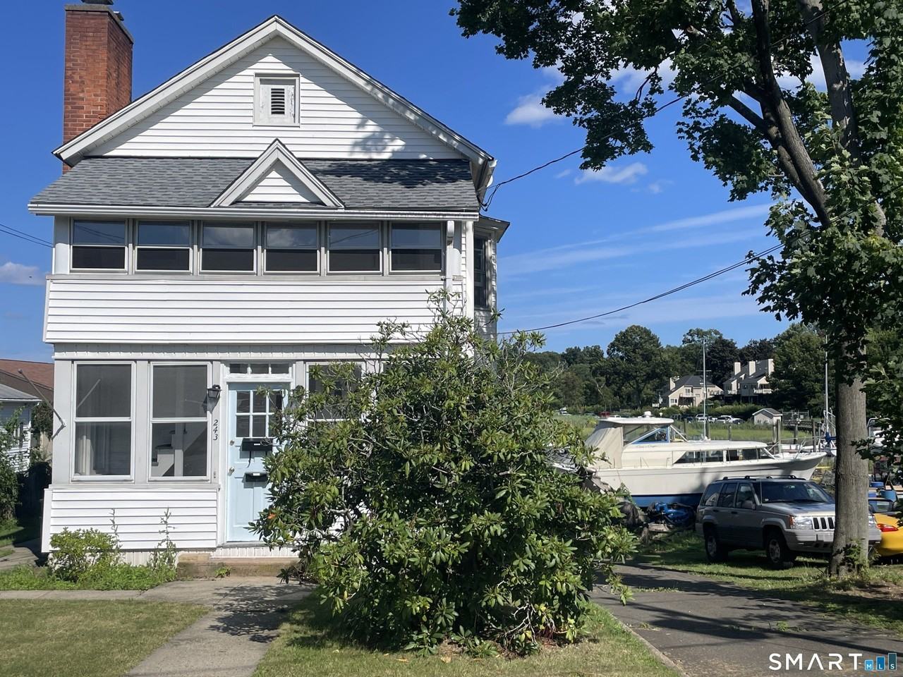 243 Harbor St - Photo 2 of 24