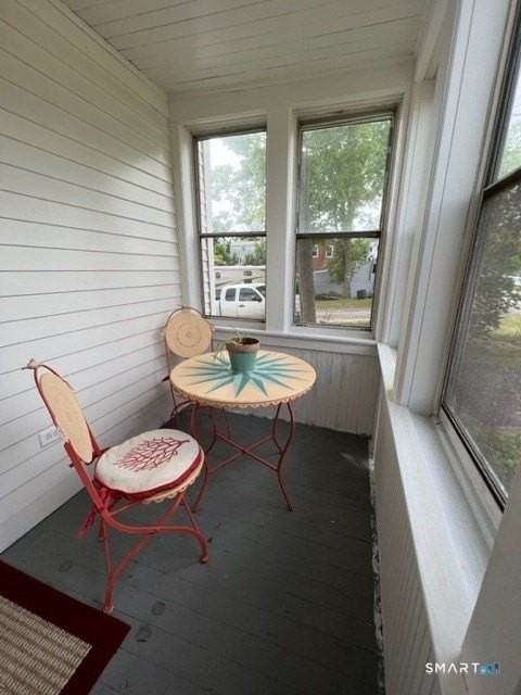 243 Harbor St - Photo 7 of 24