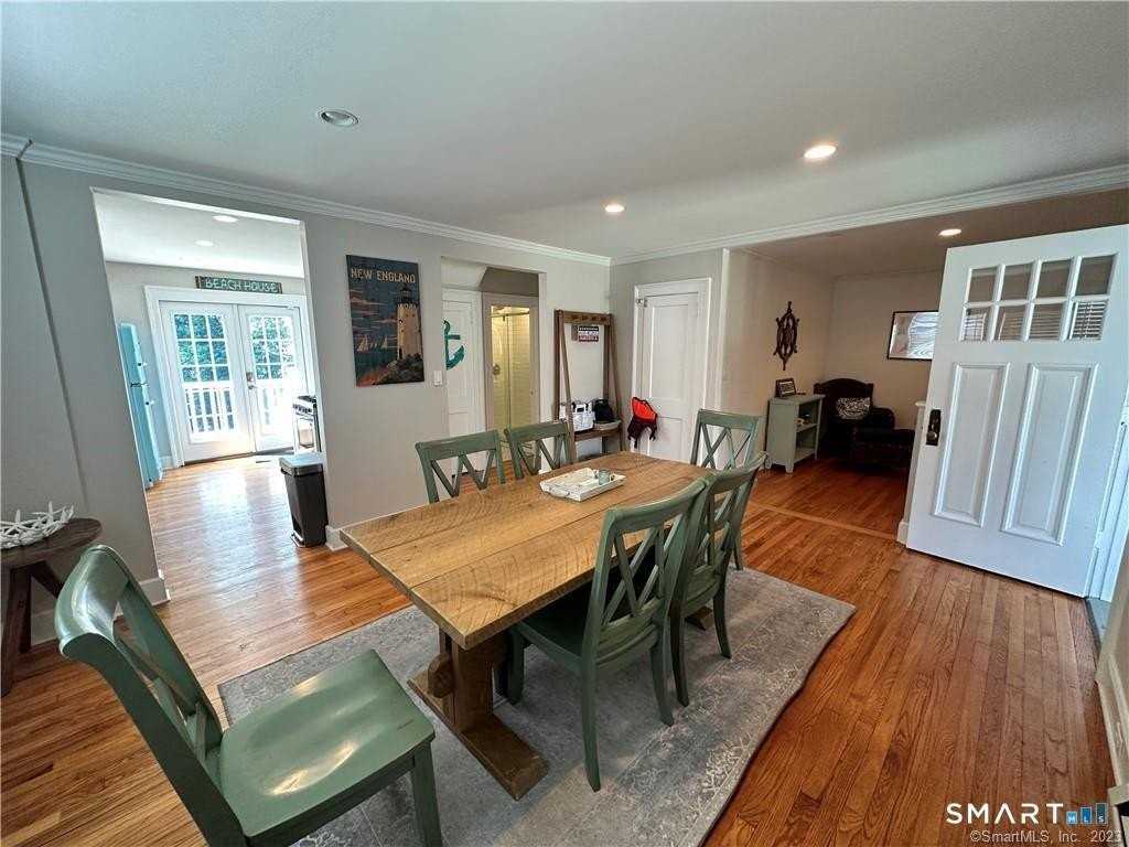 70 Noyes Ave - Photo 5 of 27