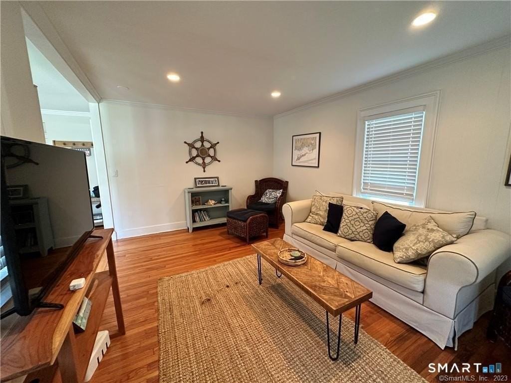 70 Noyes Ave - Photo 7 of 27