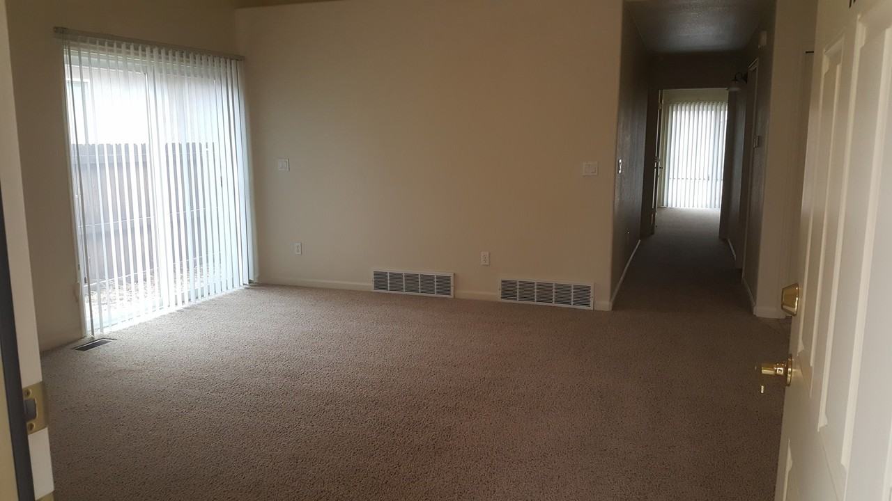 925 Meadows Ave #A - Photo 2 of 16