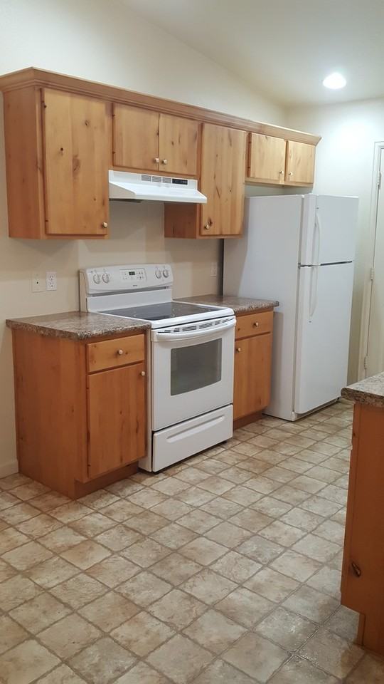 925 Meadows Ave #A - Photo 6 of 16